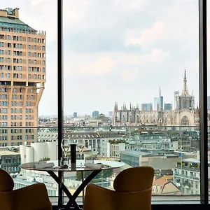 Uptown Palace **** Milan