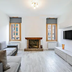https://santa-croce-wonderful-venice.hotelinveneto.com